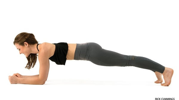 1. Plank cẳng tay (Forearm plank)