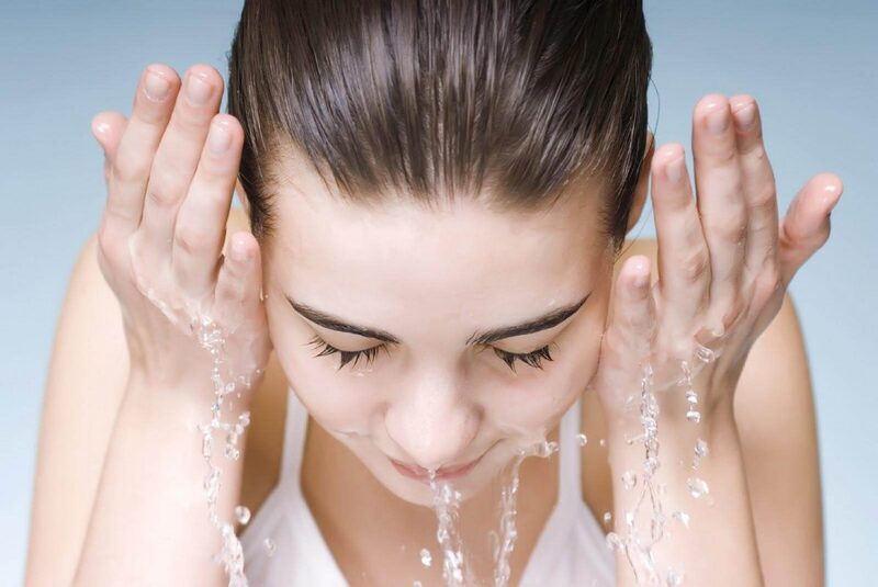 Mụn ẩn có thể do bạn vệ sinh da chưa tốt