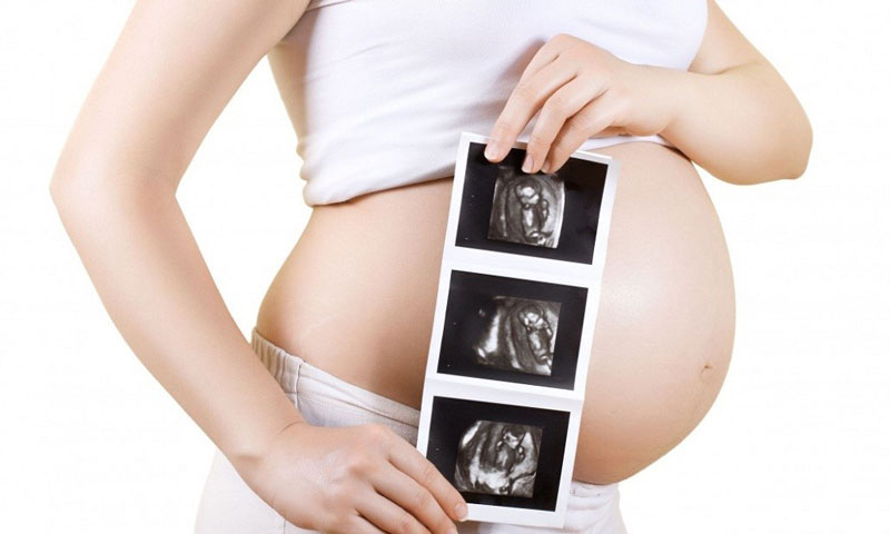 Đi đôi với việc tập luyện, mẹ bầu cần đảm bảo khám thai định kỳ theo chỉ định của bác sĩ