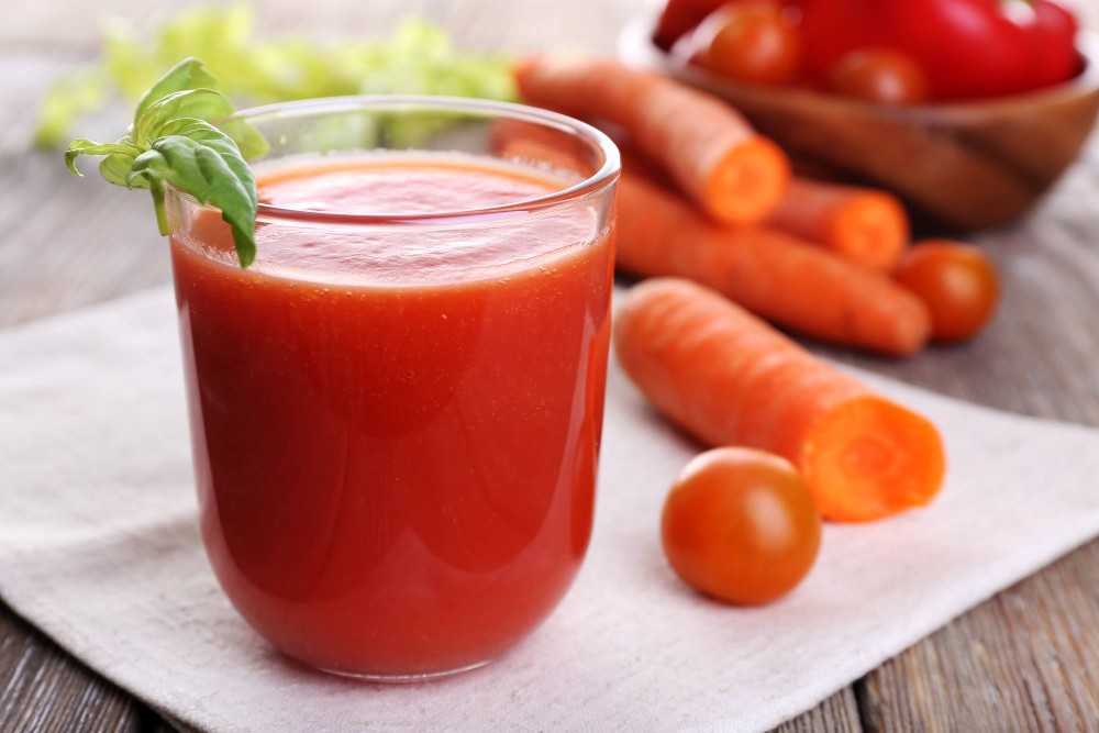 Nước ép cà chua cà rốt giảm cân