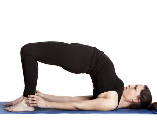 4. Tư thế cây cầu (Bridge Pose - Setubandhasana)