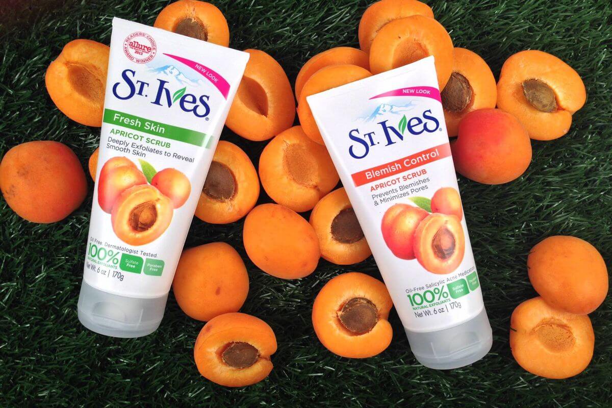 Sữa rửa mặt St.ives Fresh Skin Apricot Scrub