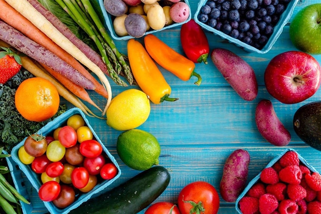 áp dụng cách ăn uống khoa học bằng ăn nhiều rau củ quả