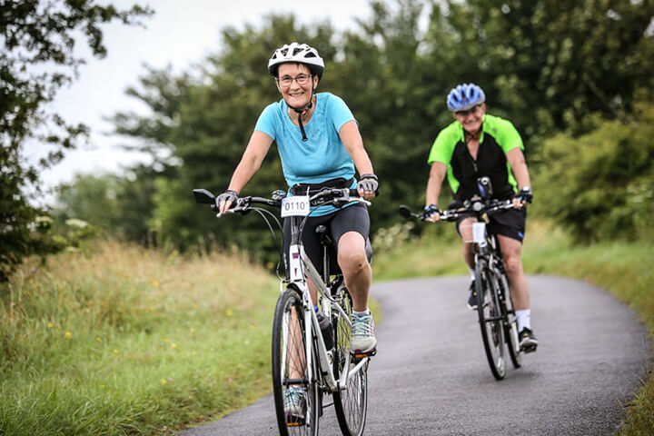 Đi xe đạp là một cách tập luyện đơn giản mà hiệu quả cho vấn đề thiếu máu não