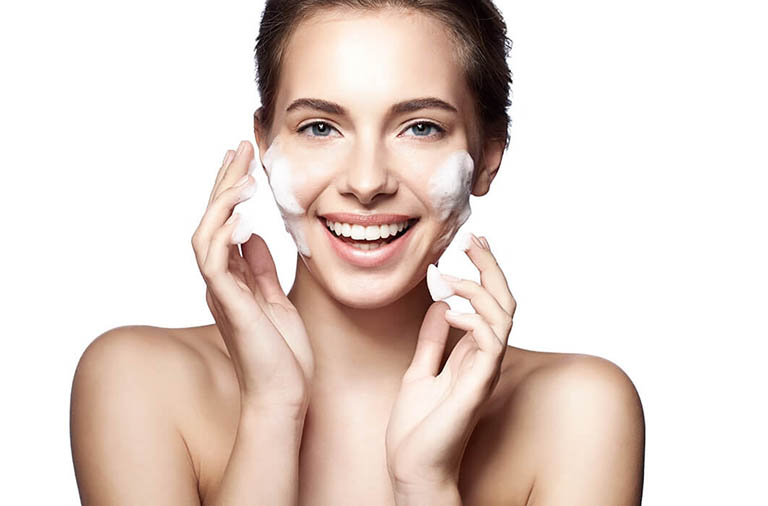 Tăng cường dưỡng ẩm để duy trì vẻ tươi sáng của da, giảm mụn và kiểm soát lượng dầu nhờn