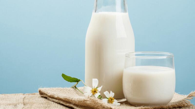 Dùng Acid Citric kết hợp với sữa không đường làm mặt nạ để trị mụn