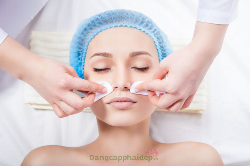 Massage là bước rất quan trọng trong chăm sóc da tại spa.