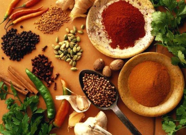 cách làm trắng da body sau sinh