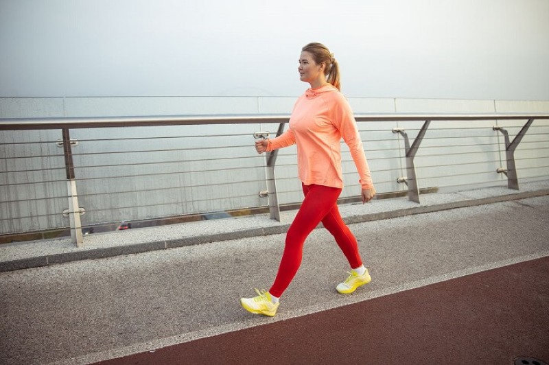 Bạn hãy kiên trì đi bộ mỗi ngày để nhanh chóng đánh tan mỡ hiệu quả