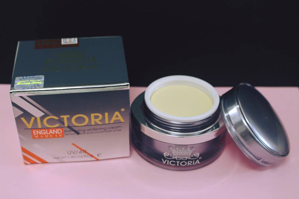 Kem dưỡng trắng da cao cấp dành cho nam giới của hãng Victoria giúp da bóng khỏe và tươi sáng hơn. 