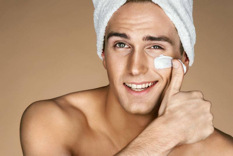Nam giới chăm sóc da mặt có thể làm giảm nguy cơ mắc bệnh da liễu.