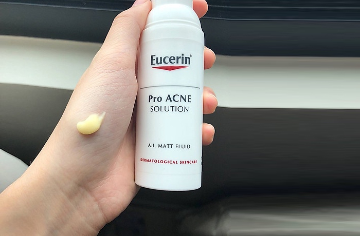 Kem dưỡng ẩm cho da dầu mụn Eucerin ProAcne Matt Fluid