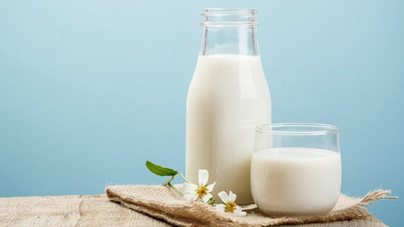 Công dụng của sữa tươi với da