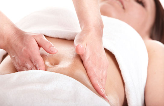 Massage bụng bằng muối là cách giảm mỡ bụng nhanh mà nhiều người áp dụng