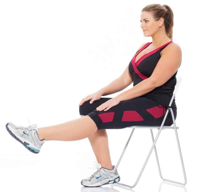 Bài tập ngồi nâng chân: Bài tập thể dục cho người đau khớp gối do viêm khớp