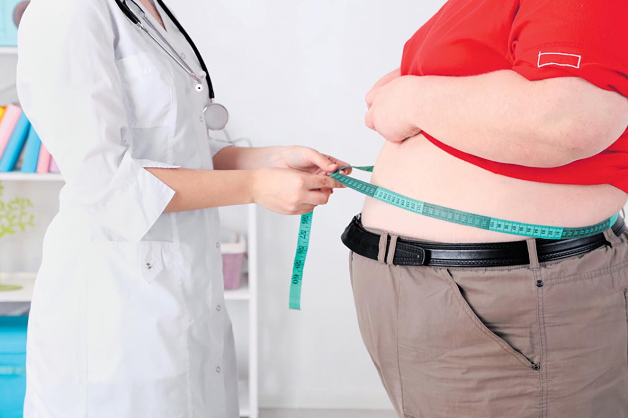 Người bị thừa cân, béo phì, ít vận động khiến cholesterol trong máu tăng cao