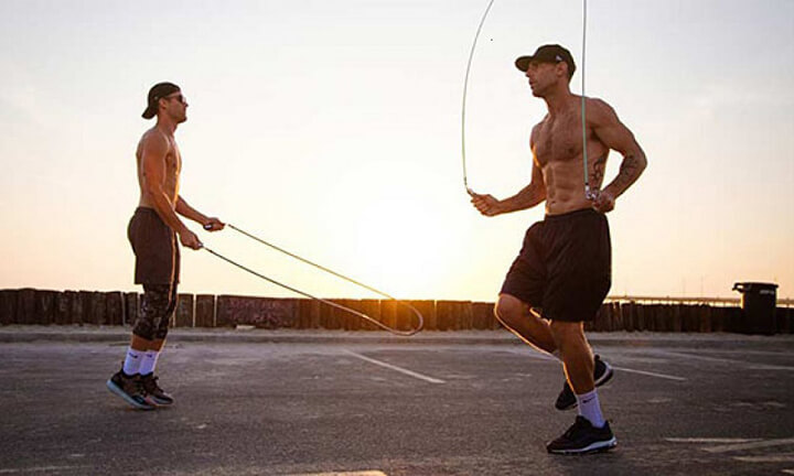 Bài tập tổng hợp này bạn cần nhảy dây đúng cách để giảm mỡ bụng và phải tập luyện lâu dài