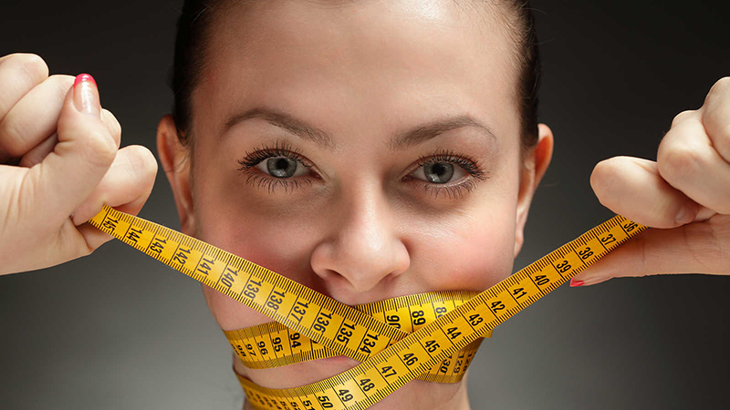 Nhịn ăn không đúng cách có thể dẫn đến đau dạ dày