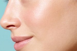 Da thường không làm giấy thấm dầu bị đổi màu