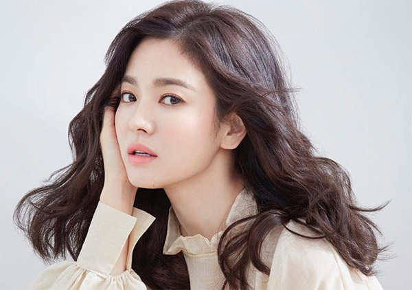 Song Hye Kyo rất chú trọng tới đôi lông mày