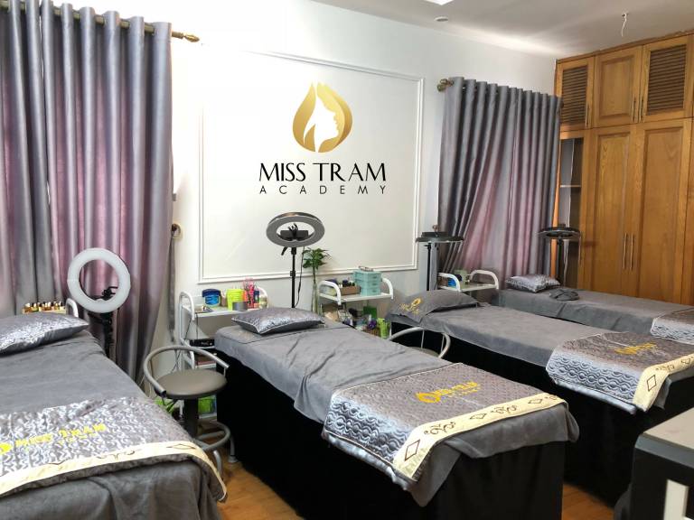 Miss Trâm Natural Beauty Center
