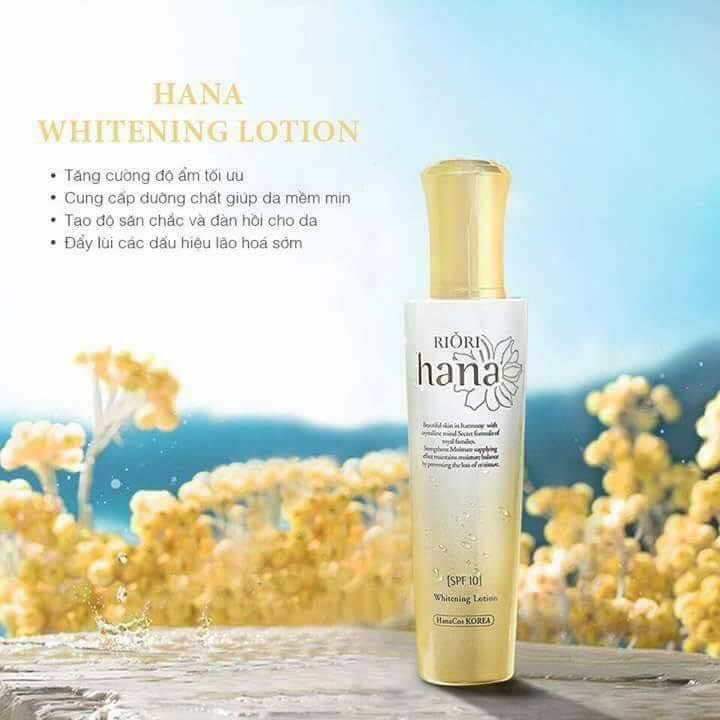 Sữa dưỡng ẩm Riori Hana Whitening Lotion cung cấp dưỡng chất giúp da mềm mịn trắng sáng