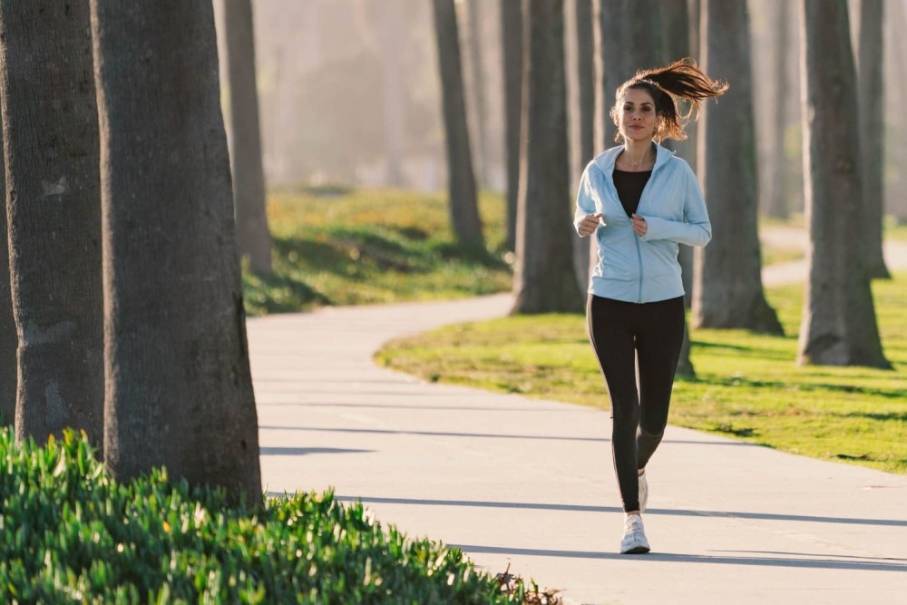 Chạy bộ giúp tăng cường sức khỏe ngày đèn đỏ