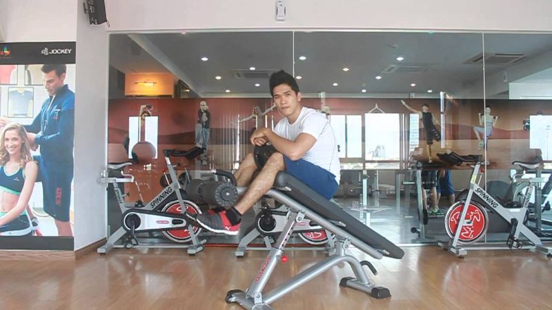 Trang bị máy tập gym giảm mỡ bụng tại nhà