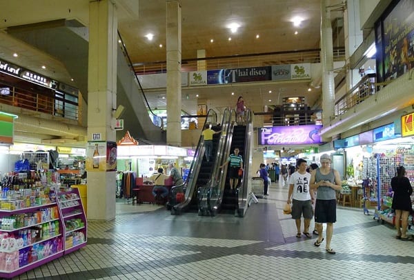 Golden Mile Complex, địa chỉ mua sắm giá rẻ ở Singapore chuyên đồ Thái Lan