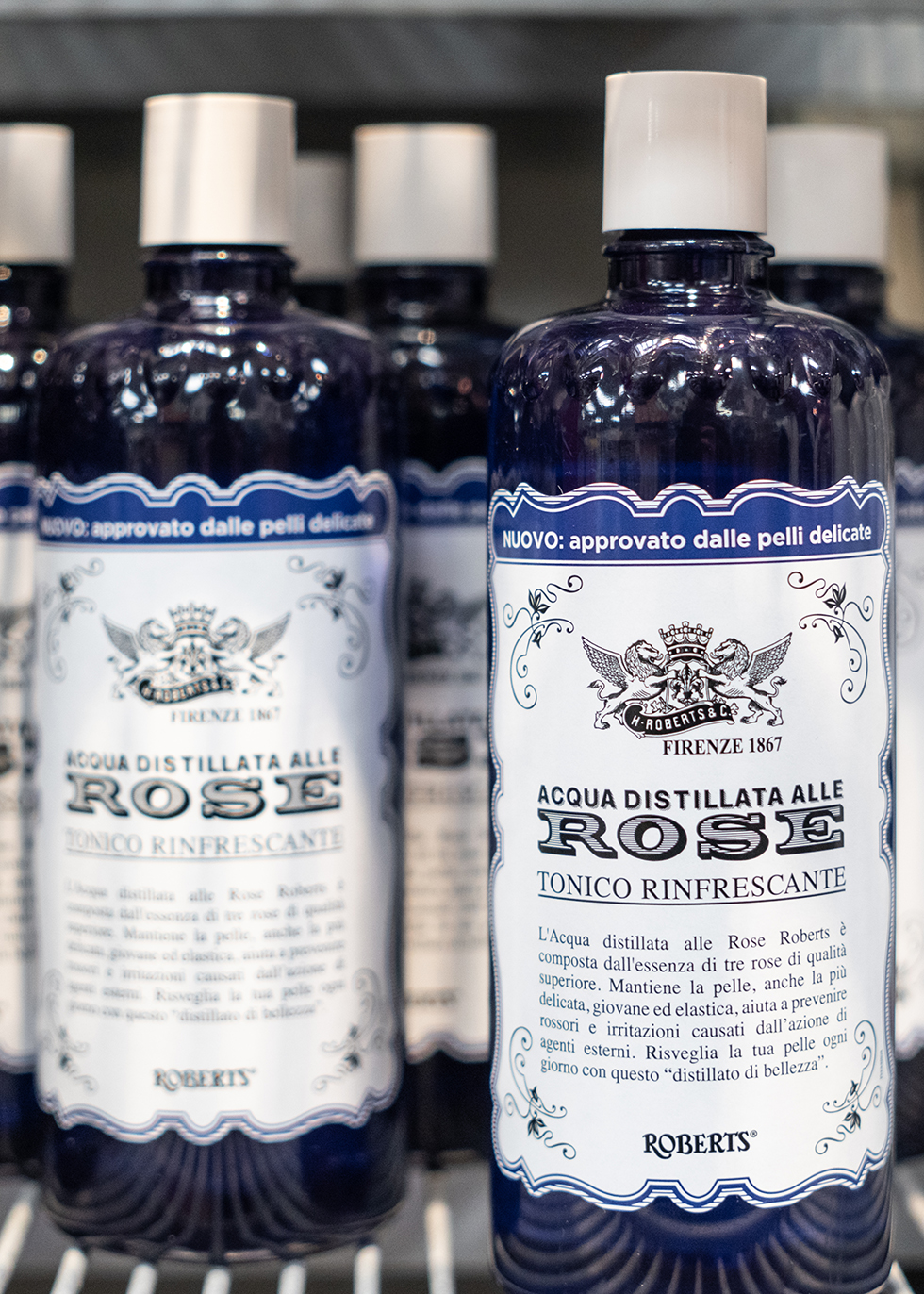 ý ROBERTS ROSE TONIC