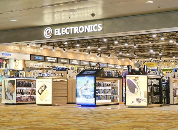 Mua hàng duty free ở sân bay Changi, mua đồ điện tử miễn thuế ở Cameras Electronics Computers by Sprint-Cass
