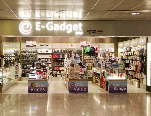 Mua hàng miễn thuế ở sân bay Changi, cửa hàng E-Gadget Mini
