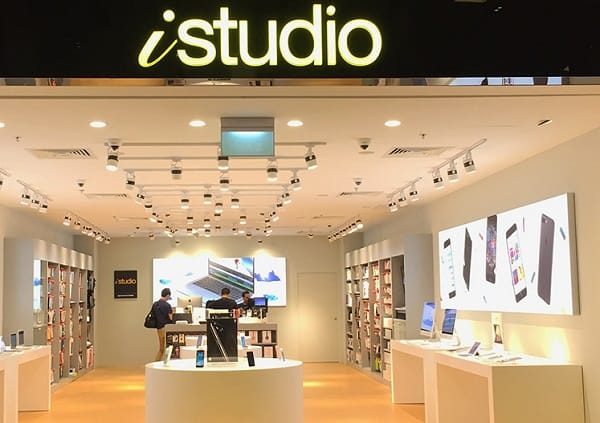 Mua hàng duty free ở sân bay Changi Sinagpore, mua Iphone ở iStudio