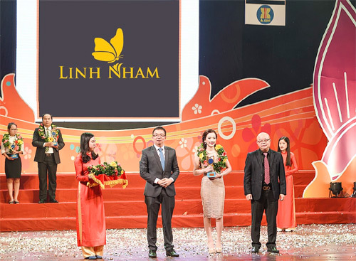 Mỹ Phẩm Linh Nhâm Có Tốt Không? Mua Ở Đâu Chất Lượng?