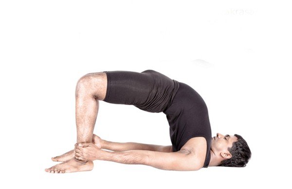 Tuyệt chiêu tập yoga giảm mỡ bụng cho nam giới