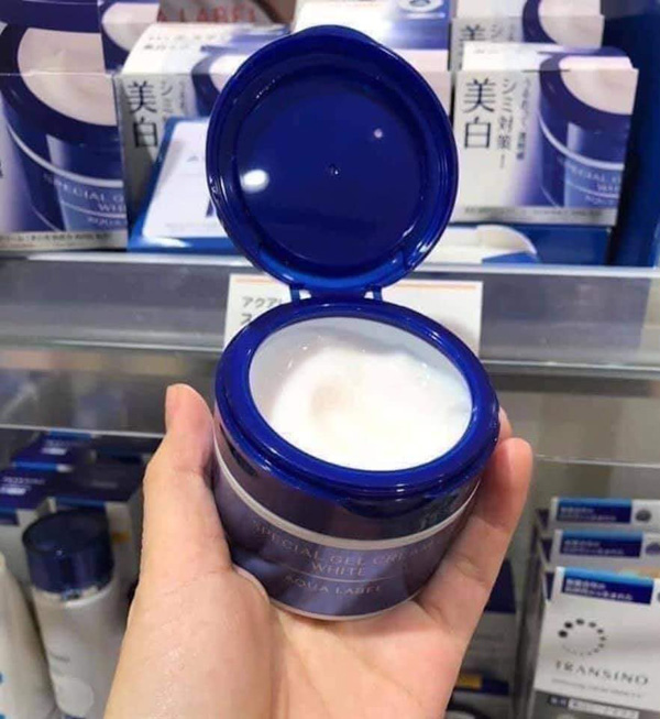 Kem dưỡng Aqualabel xanh