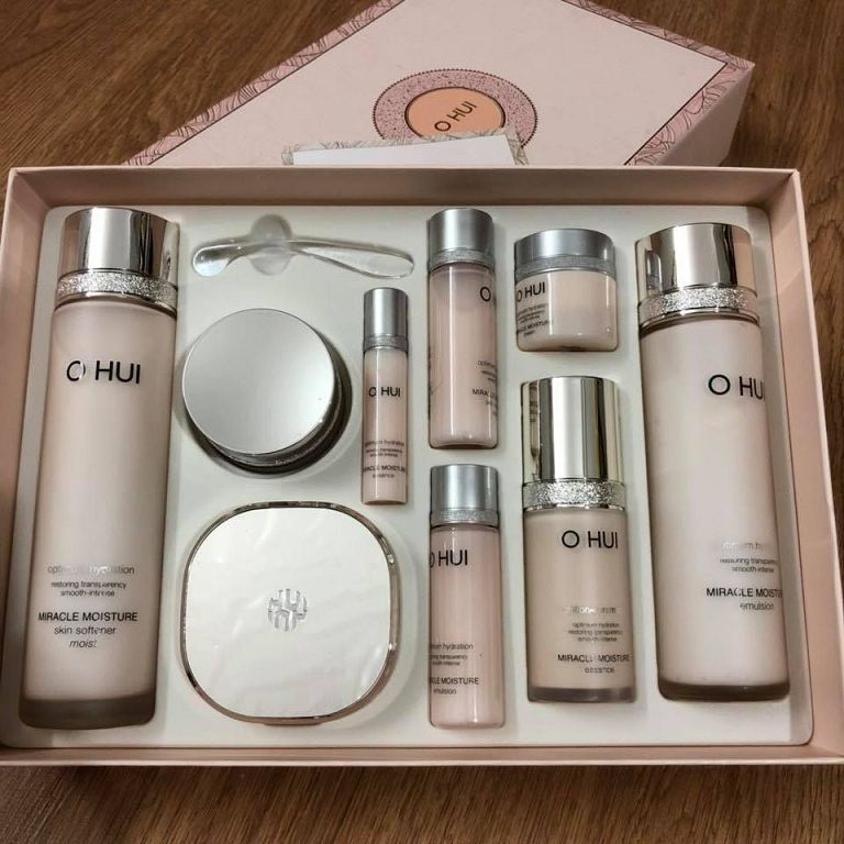 Kem Amore Whitening cung cấm cho da nhiều dưỡng chất thiết yếu, mang lại làn da tươi trẻ