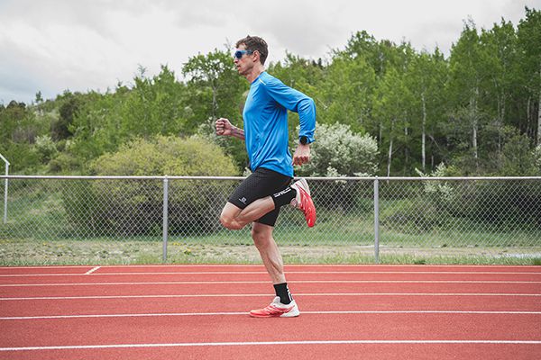 Bài tập nhảy tại chỗ co gối