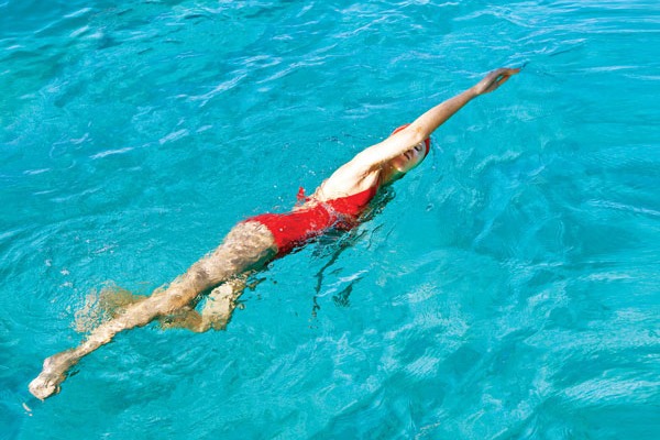 Cách giảm mỡ bụng dưới hiệu quả nhờ bơi lội 2
