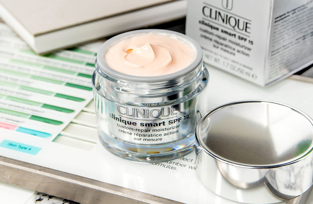 Kem dưỡng ẩm ban ngày Clinique Smart Spf15 Custom-Repair Moisturizer 50ml