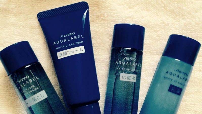 Giá bán của bộ sản phẩm Shiseido Aqualabel màu xanh