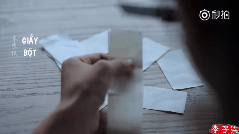 Cắt sẵn giấy bột.