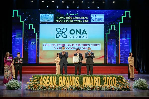 ONA Global được trao tặng giải thưởng Top 10 Thương hiệu mạnh 2020