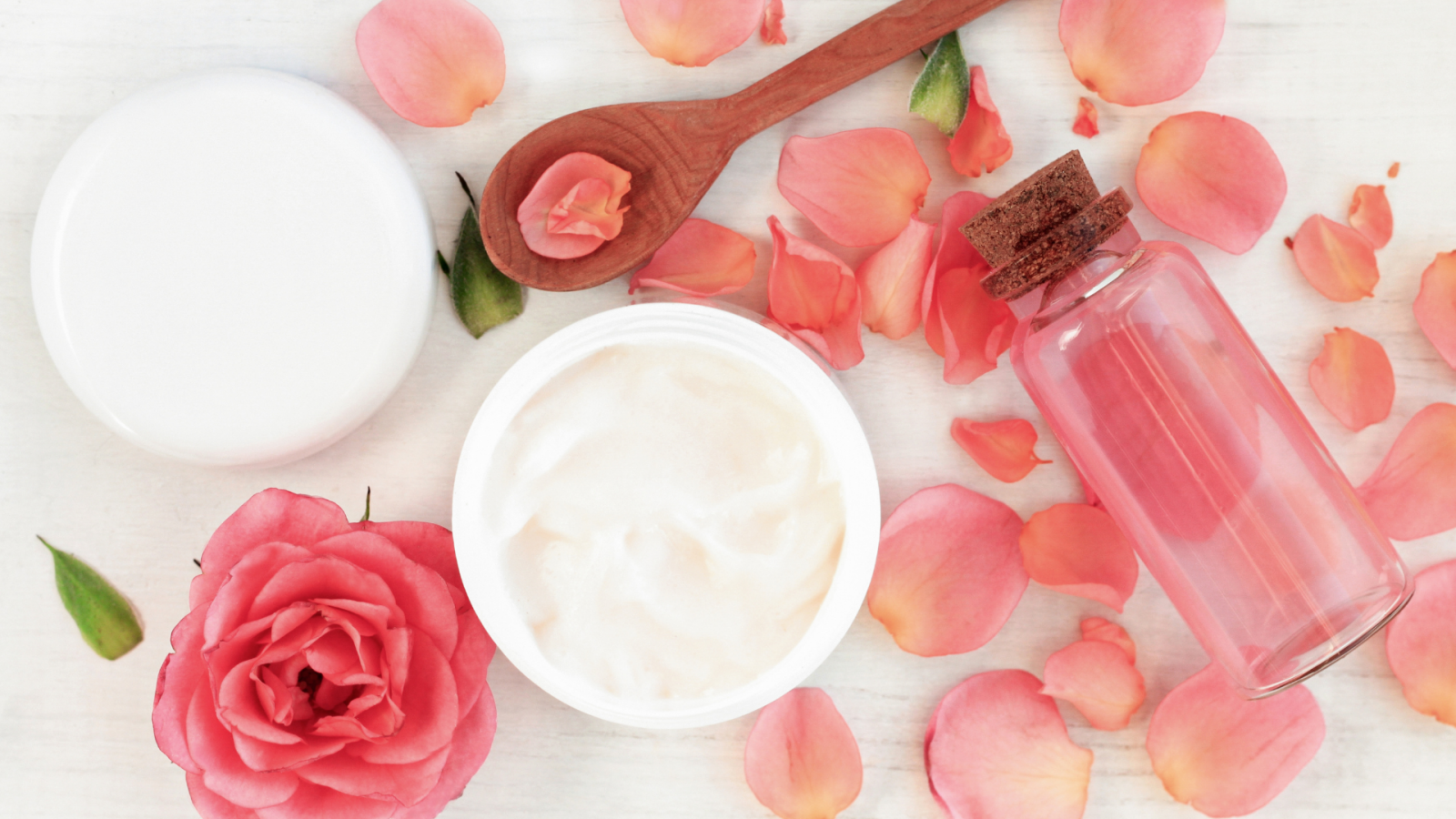 Vai trò của hương liệu trong mỹ phẩm