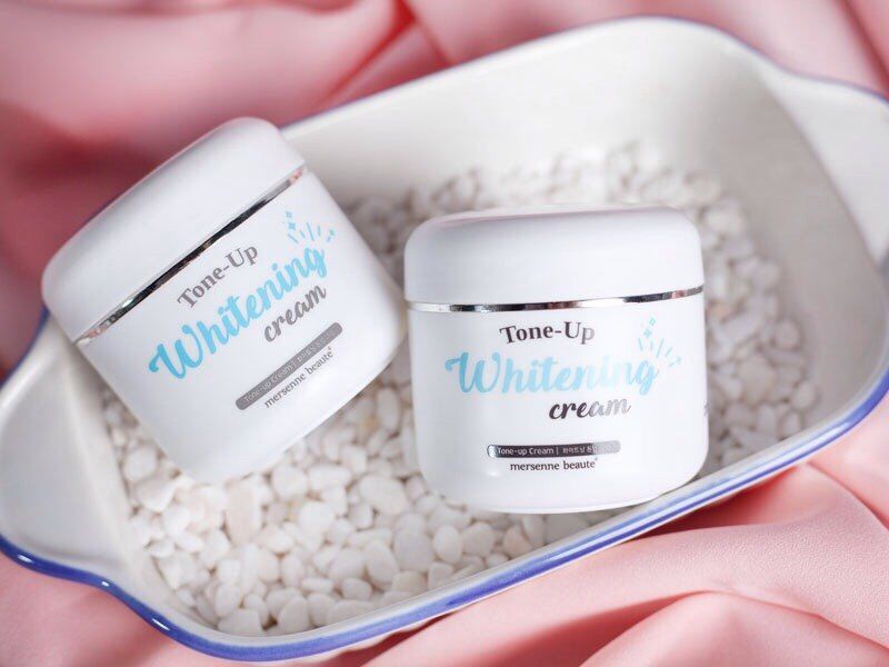 Kem trắng da của Tone Up Whitening Cream