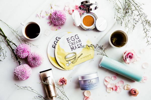 nen-kinh-doanh-my-pham-hay-quan-ao-1