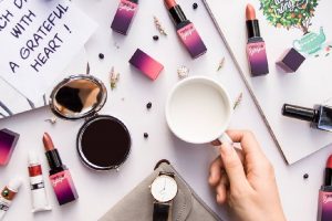 Ngành mỹ phẩm có nhiều công việc để bạn chọn lựa