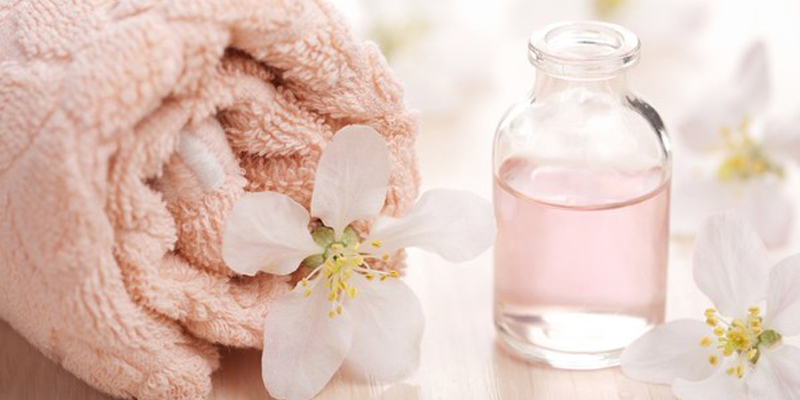 Dầu massage giúp việc massage cho bé dễ dàng hơn và hiệu quả tốt hơn