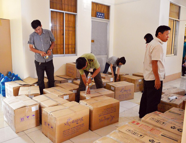 Cơ quan chức năng tỉnh Cà Mau niêm phong, tạm giữ 14.000 hộp mỹ phẩm để điều tra làm rõ.