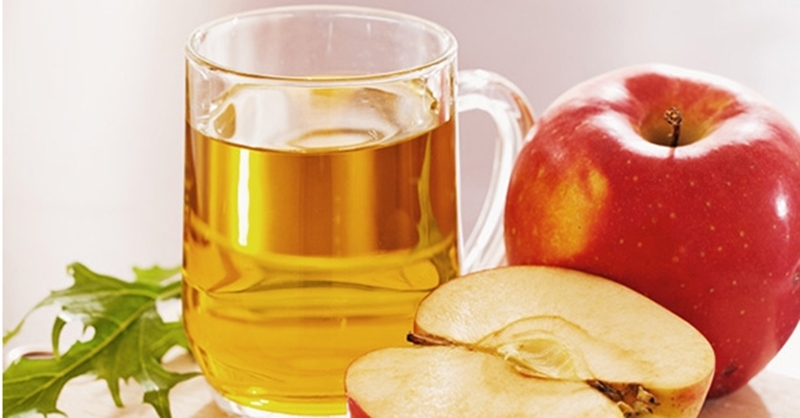 Pha giấm táo với nước lọc là bạn đã có một ly nước giảm cân